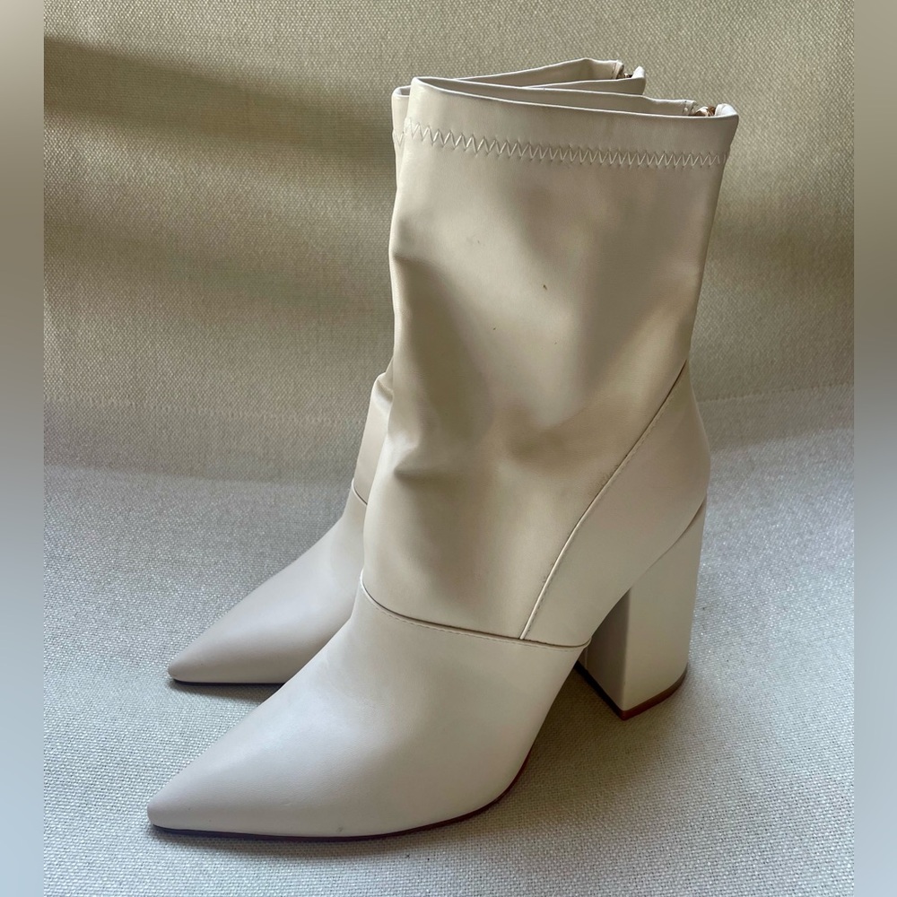 BILLINI Thatcher Cream Leather Block Heel Ankle Boots 9